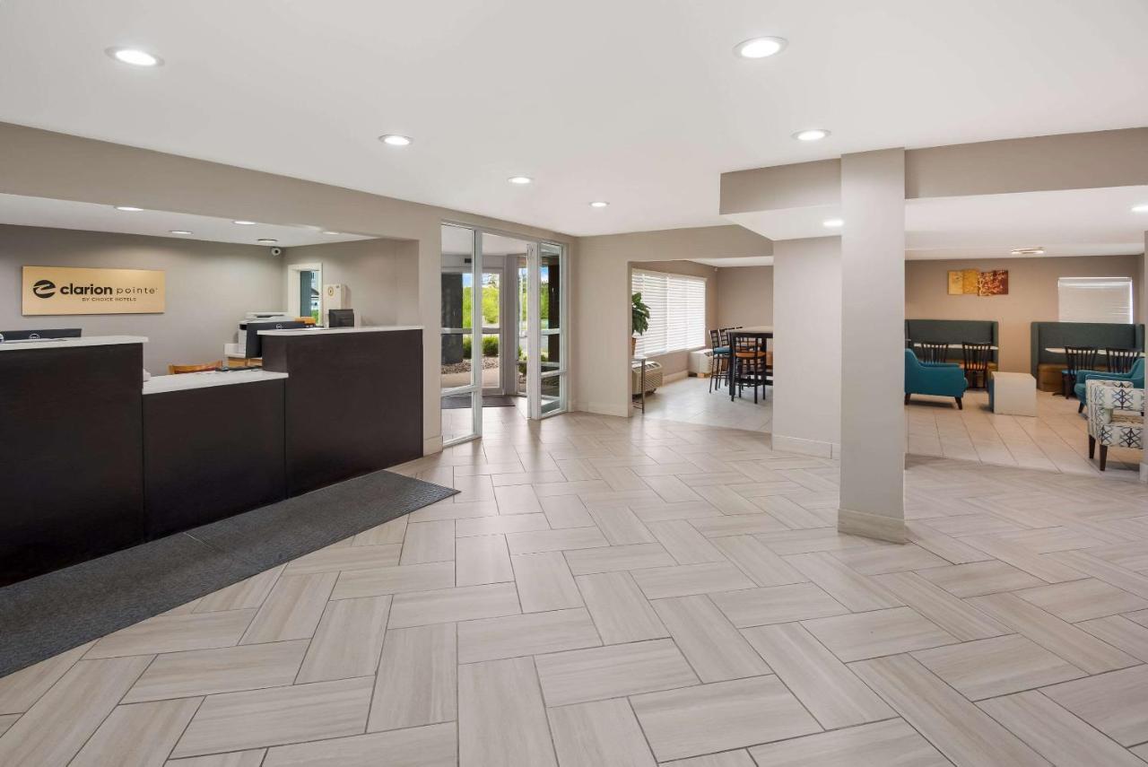 Clarion Pointe Indianapolis Northeast Hotel Касълтън Екстериор снимка
