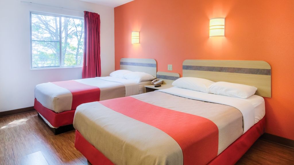 Clarion Pointe Indianapolis Northeast Hotel Касълтън Стая снимка