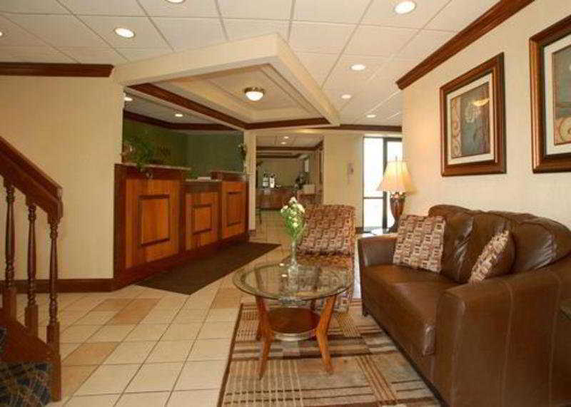 Clarion Pointe Indianapolis Northeast Hotel Касълтън Екстериор снимка