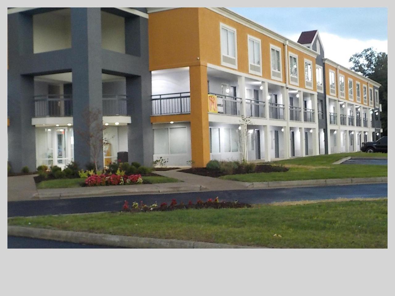 Clarion Pointe Indianapolis Northeast Hotel Касълтън Екстериор снимка